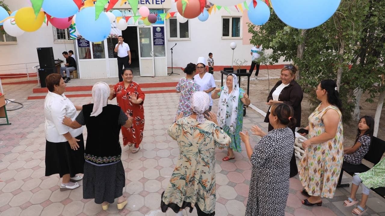 Nukus residents are celebrating the 35th anniversary of our country's independence.