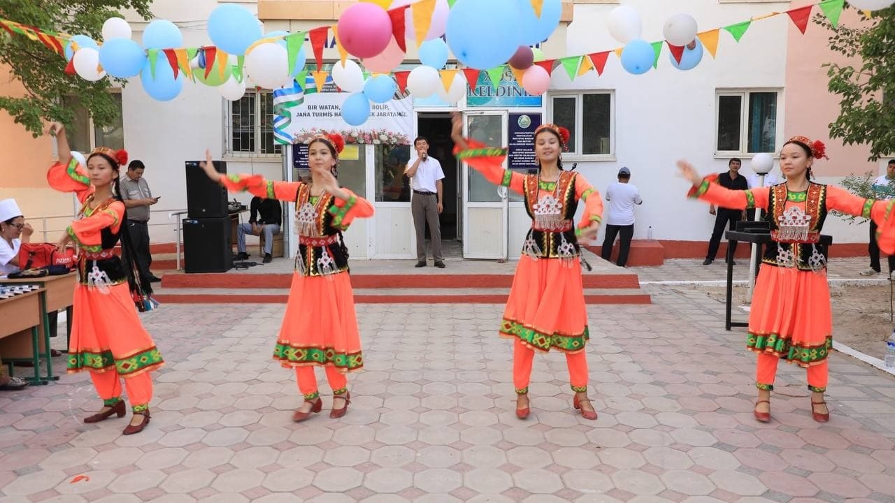 Nukus residents are celebrating the 35th anniversary of our country's independence.