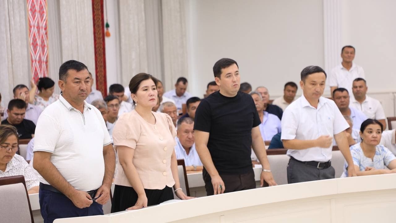 "Bir orzumiz, bir dilimiz, Birgina qo‘shig‘imiz el orasida..."