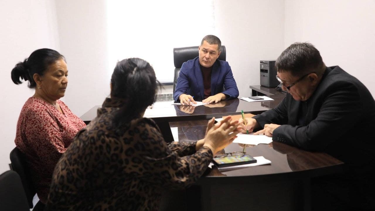 Onıń quwanıshlı kózlerinde mámleketke minnetdarshılıqtı kóreseń