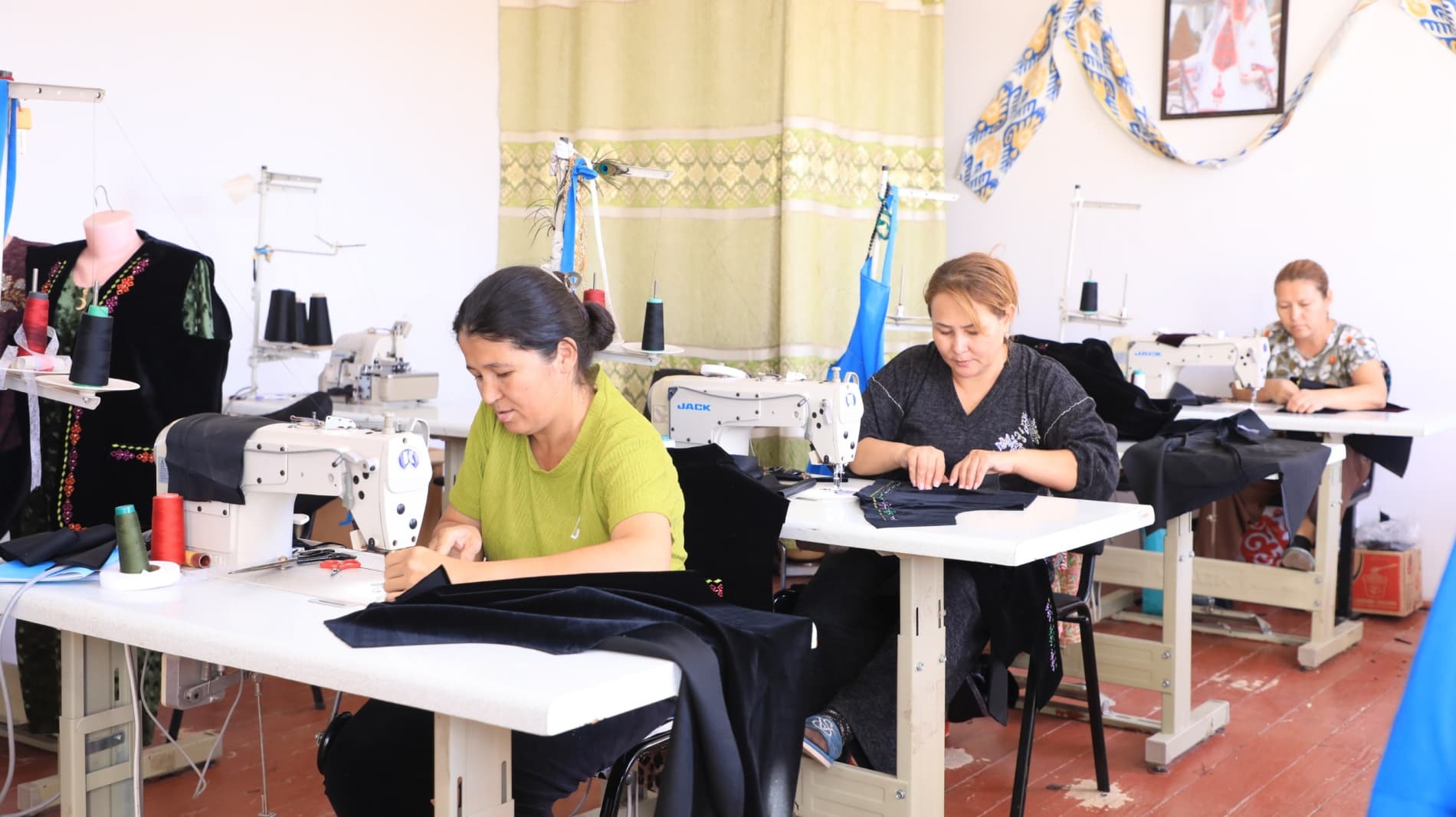 Mámleket tárepinen hayal-qızlar qollap-quwatlanbaqta