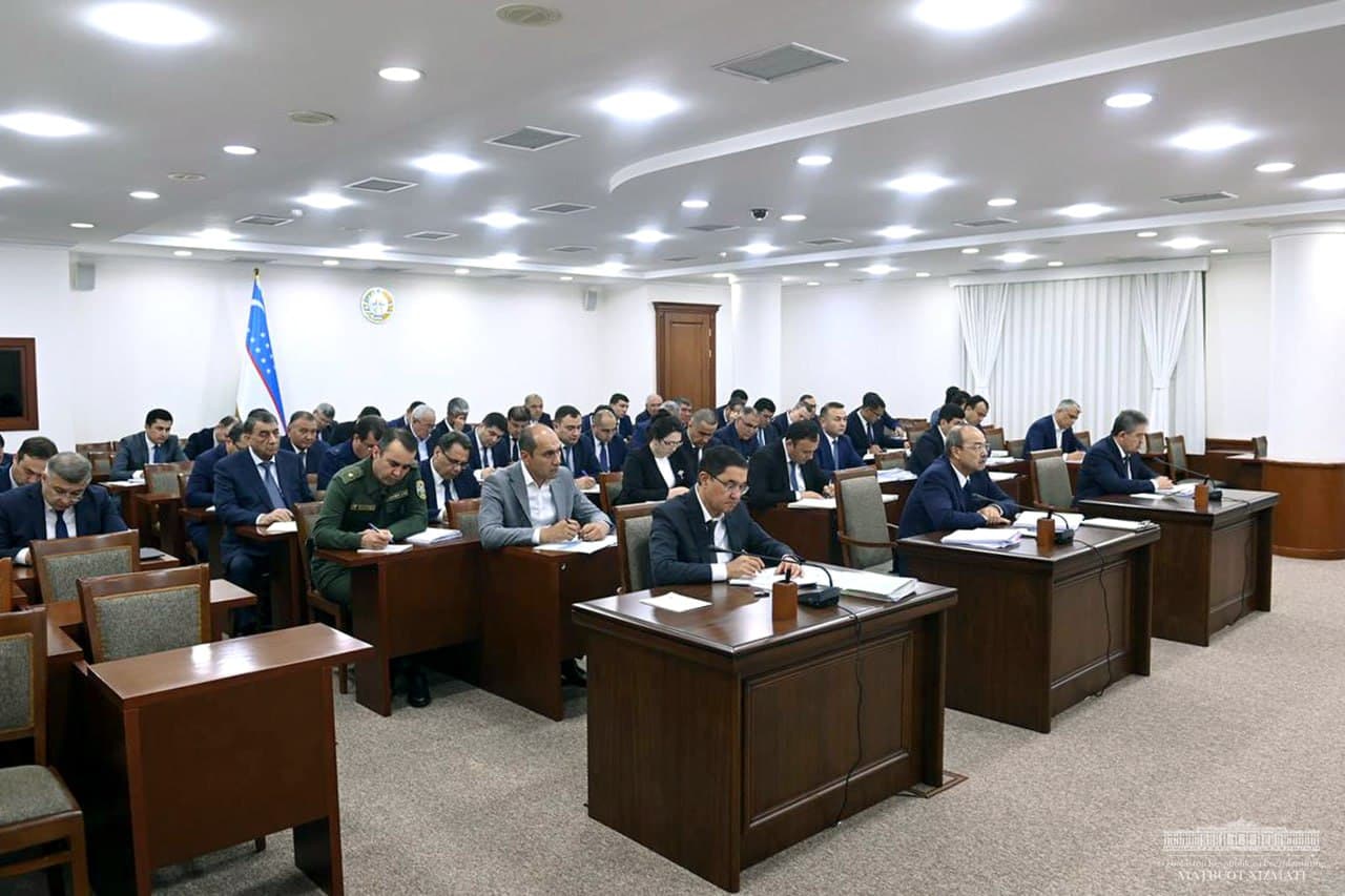 Определены задачи по повышению энергоэффективности в отраслях и регионах, тщательной подготовке к осенне-зимнему сезону
