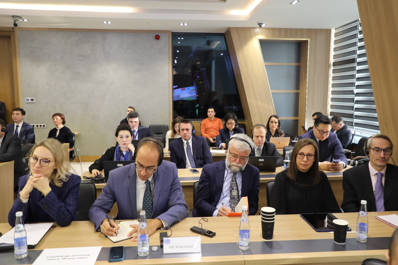 Министры энергетики Республики Узбекистан, Кыргызской Республики и Республики Казахстан, а также представители Всемирного банка обсуждают в Ташкенте реализацию проекта строительства Камбаратинской ГЭС-1