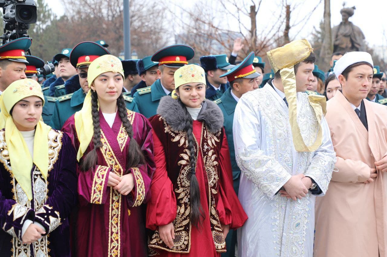 Широко отмечается 584-летие со дня рождения великого поэта и мыслителя Алишера Навои