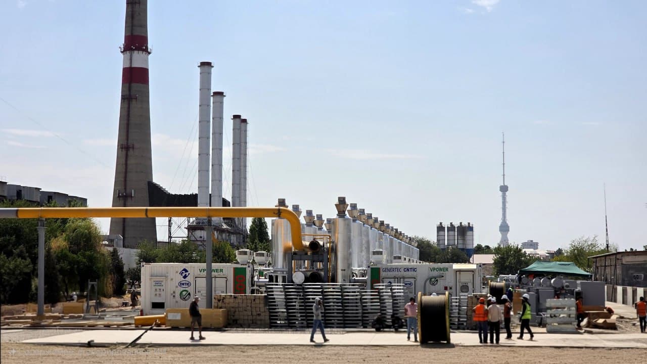 На Ташкентской теплоцентрали №4 продолжается строительство новой газопоршневой электростанции мощностью 100 МВт
