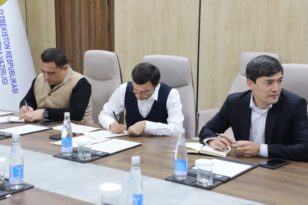 Energetika vazirining birinchi o‘rinbosari Baxtiyor Mamatkarimov ishtirokida Buxoro va Qashqadaryo viloyatlaridagi aholi hamda tadbirkorlik subyektlarining murojaatlarini o‘rganish maqsadida videokonfrensaloqa orqali navbatdagi onlayn qabul tashkil etildi