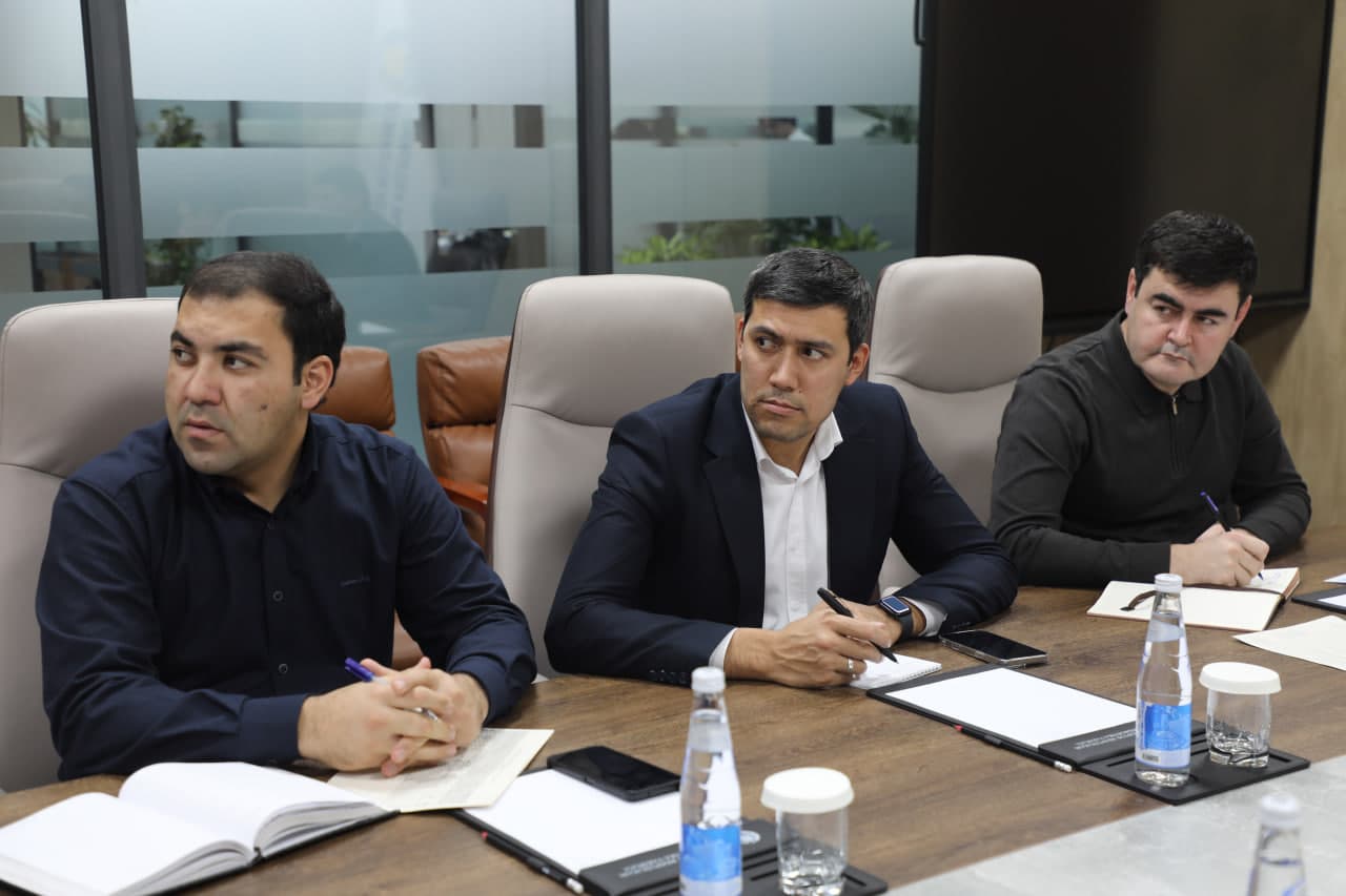 Energetika vazirining birinchi o‘rinbosari Baxtiyor Mamatkarimov ishtirokida Buxoro va Qashqadaryo viloyatlaridagi aholi hamda tadbirkorlik subyektlarining murojaatlarini o‘rganish maqsadida videokonfrensaloqa orqali navbatdagi onlayn qabul tashkil etildi