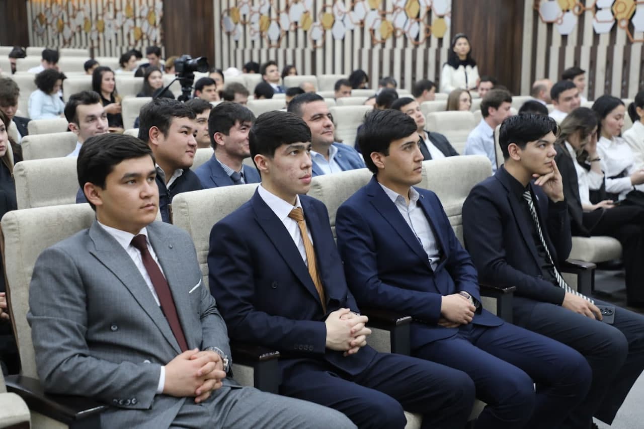 Бугун, 19 февраль куни Энергетика вазири Жўрабек Мирзамаҳмудовнинг ёшлар билан навбатдаги очиқ мулоқоти бўлиб ўтди