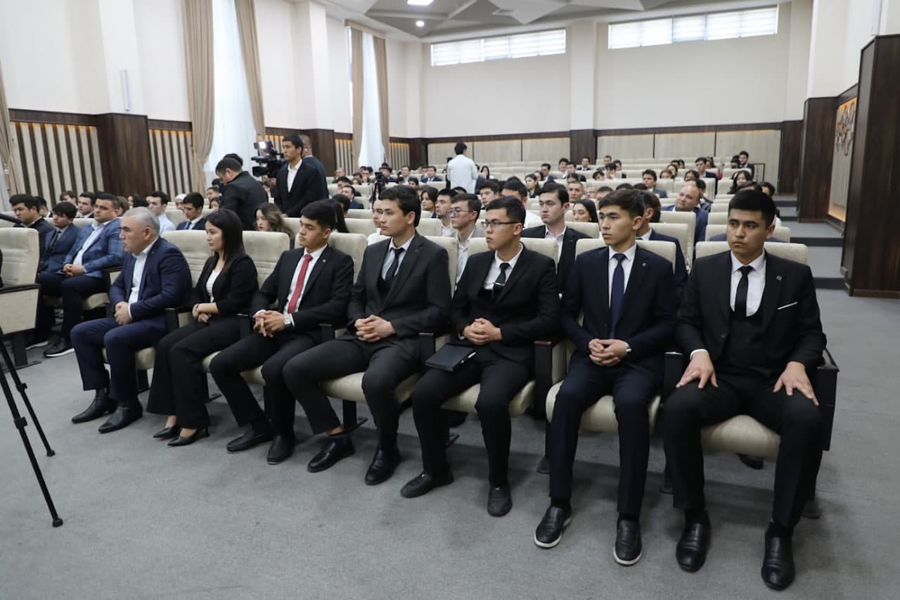 Бугун, 19 февраль куни Энергетика вазири Жўрабек Мирзамаҳмудовнинг ёшлар билан навбатдаги очиқ мулоқоти бўлиб ўтди