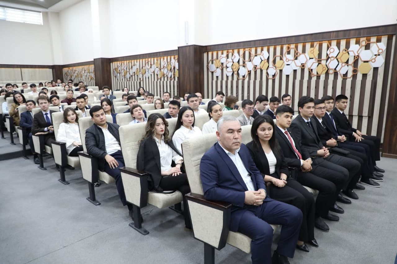 Бугун, 19 февраль куни Энергетика вазири Жўрабек Мирзамаҳмудовнинг ёшлар билан навбатдаги очиқ мулоқоти бўлиб ўтди