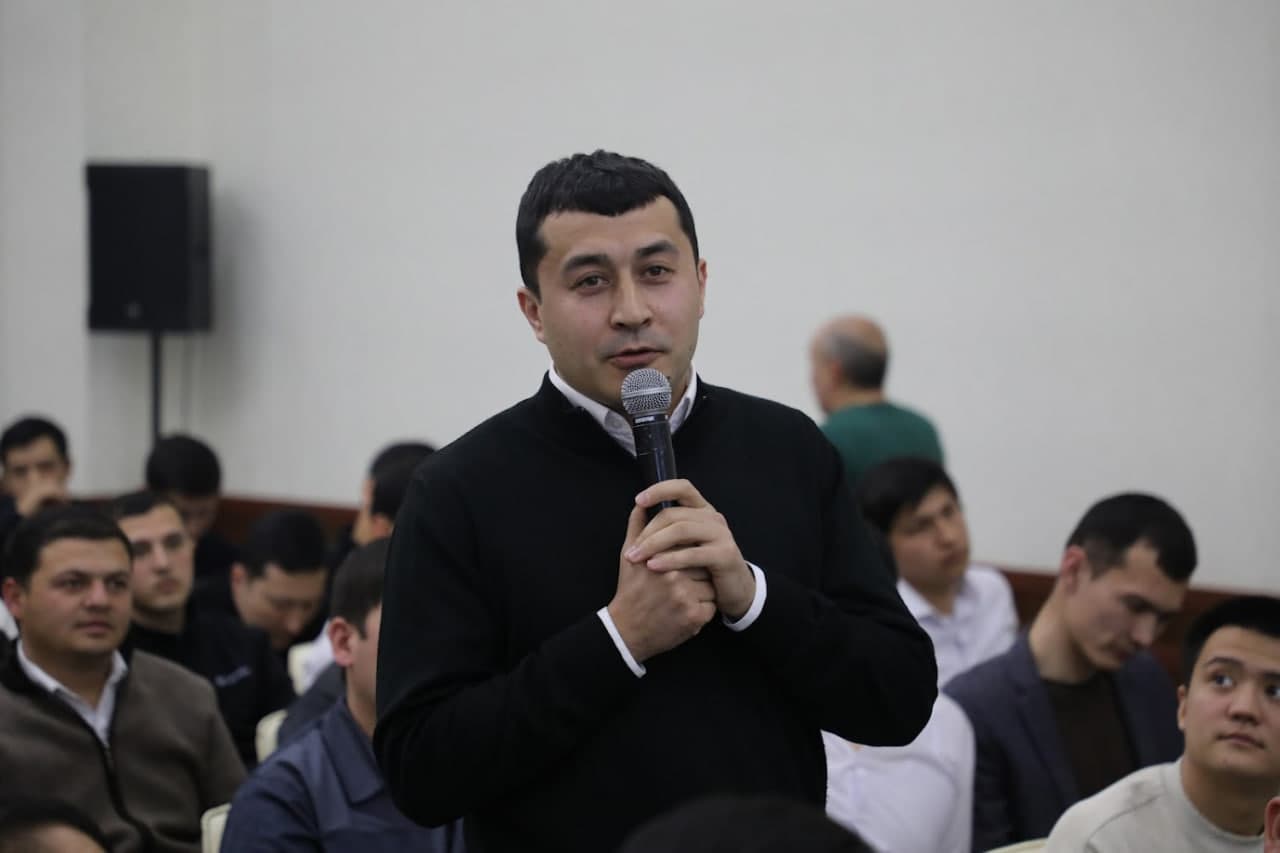 Министр энергетики провел очередной открытый диалог с молодежью