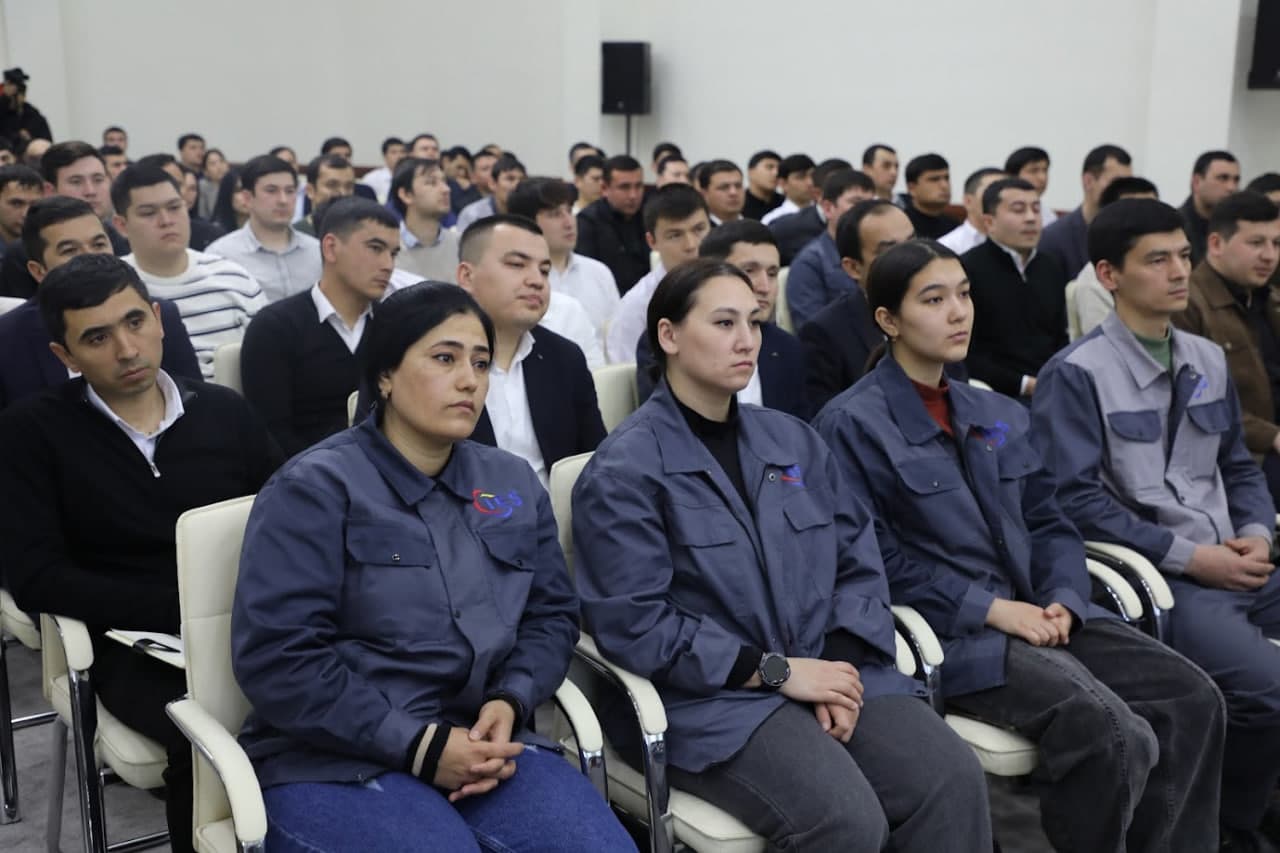 Министр энергетики провел очередной открытый диалог с молодежью