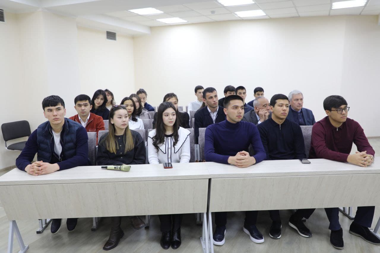 В настоящее время проходит очередной (https://t.me/minenergy_uz/19290) открытый диалог министра энергетики с будущими энергетиками