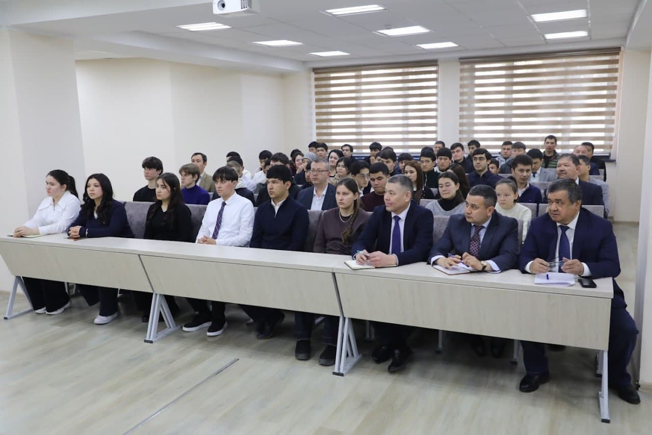 Очередной открытый диалог Министра энергетики с молодежью прошёл с участием будущих энергетиков