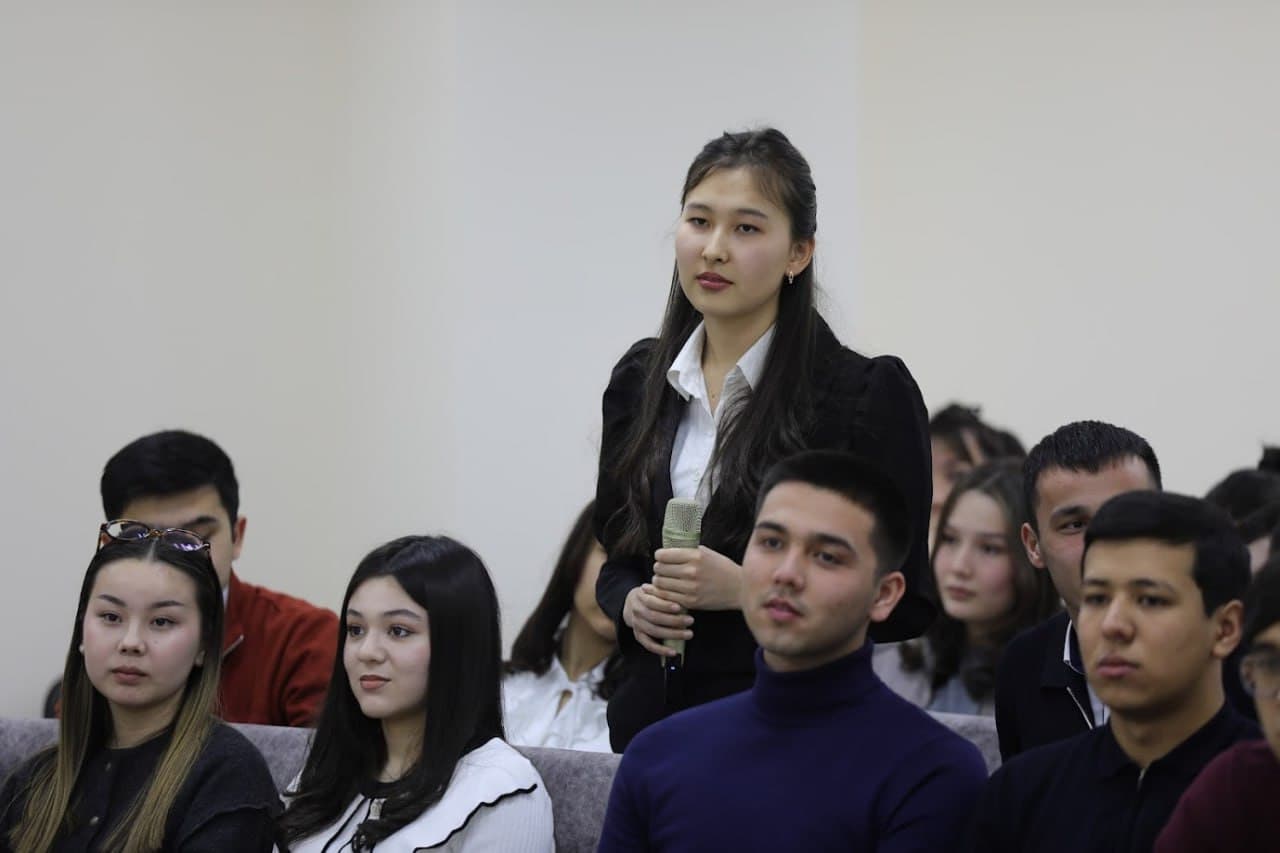 Очередной открытый диалог Министра энергетики с молодежью прошёл с участием будущих энергетиков