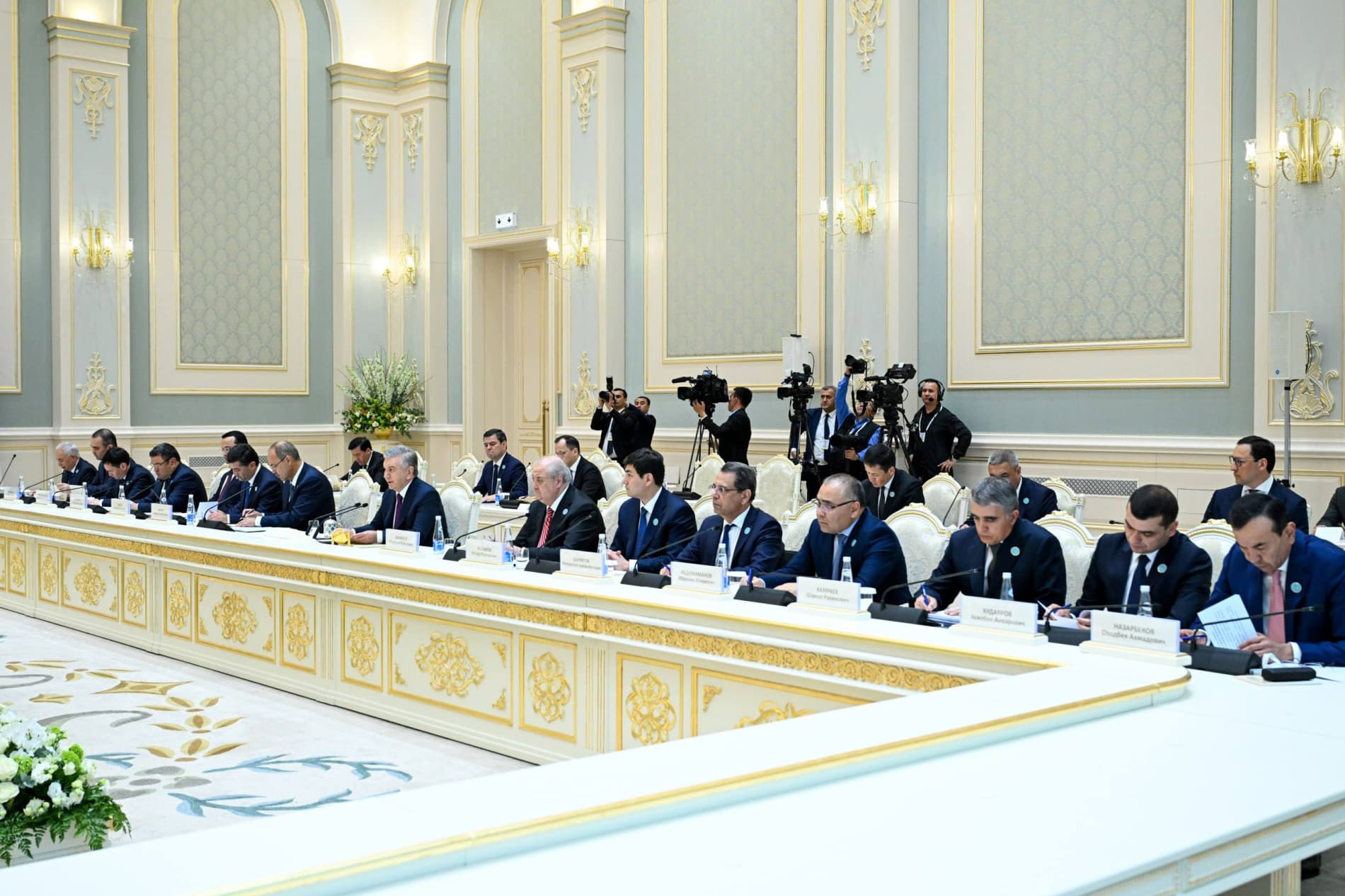 Oʻzbekiston va Tojikiston yetakchilari Oliy davlatlararo kengashning birinchi yigʻilishini oʻtkazdilar