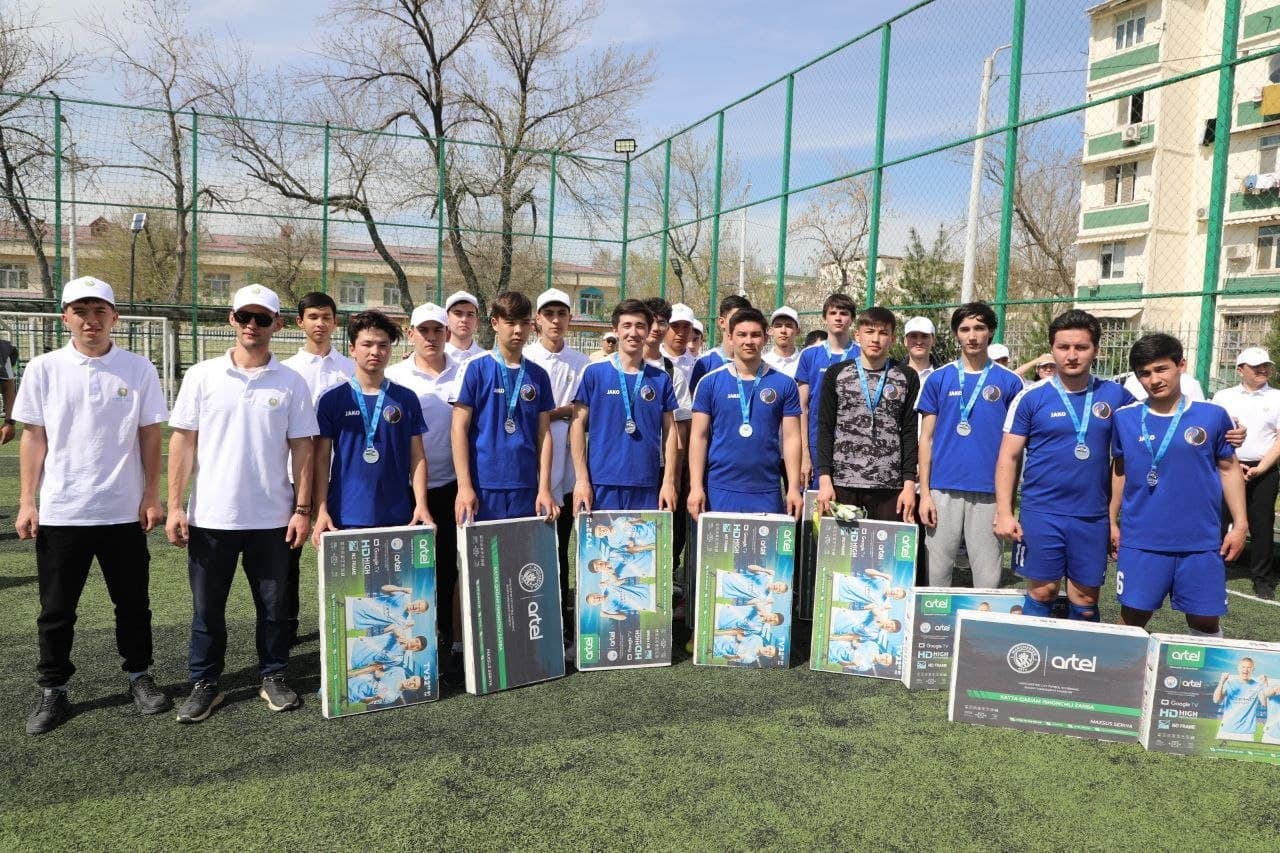 Talaba-yigitlar o‘rtasida futbol bo‘yicha o‘tkazilgan musobaqalar ham o‘z yakuniga yetdi va g‘oliblar aniqlandi