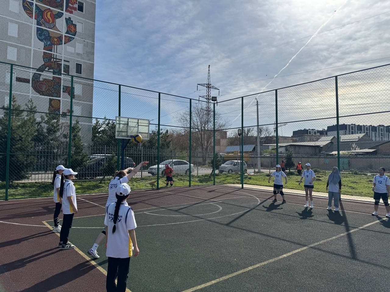 Ayni daqiqalarda Energetika vazirining yoshlar bilan navbatdagi ochiq muloqoti bo‘lajak energetiklar — talabalar ishtirokida bo‘lib o‘tmoqda