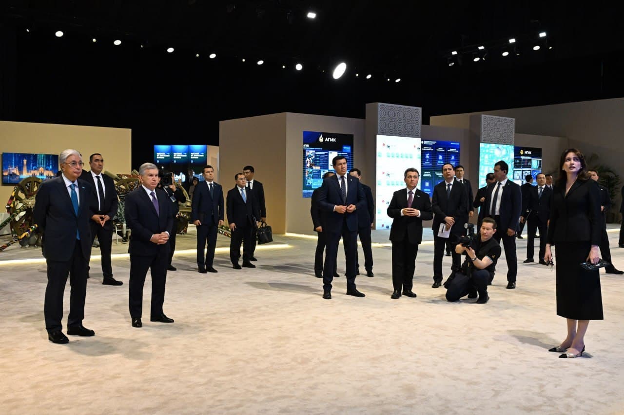 Ўзбекистон ва Қозоғистон Президентлари сунъий интеллект бўйича хакатонга ташриф буюрдилар