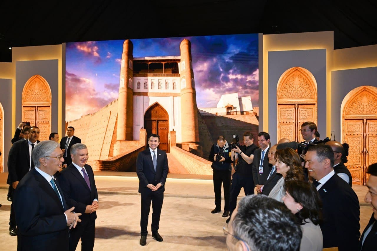 Ўзбекистон ва Қозоғистон Президентлари сунъий интеллект бўйича хакатонга ташриф буюрдилар