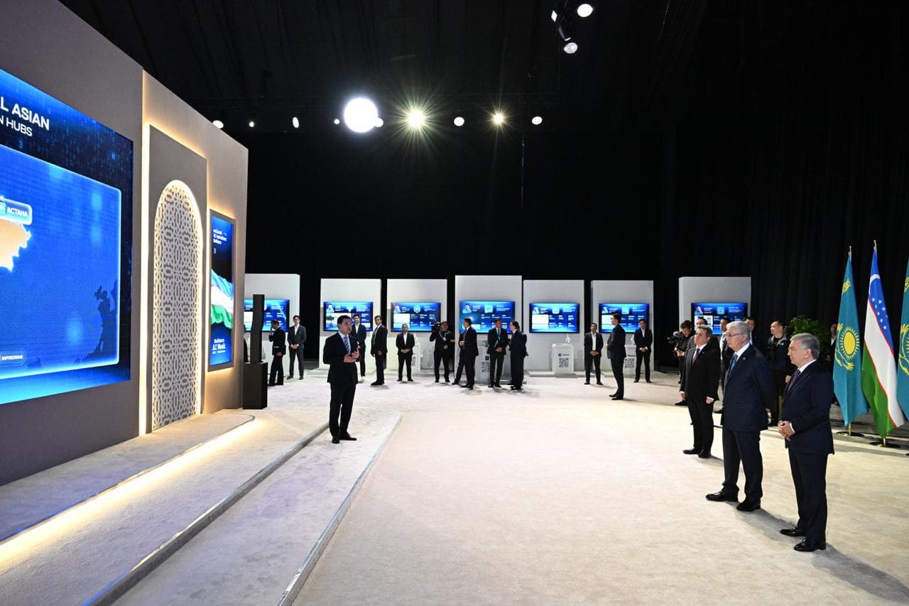 Ўзбекистон ва Қозоғистон Президентлари сунъий интеллект бўйича хакатонга ташриф буюрдилар