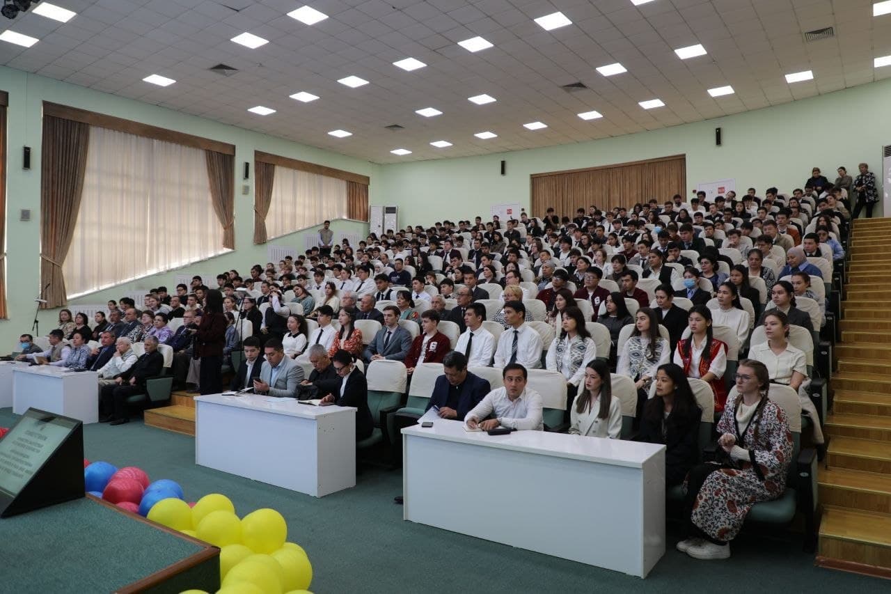 Ayni daqiqalarda Energetika vazirining navbatdagi ochiq muloqoti Gubkin nomidagi neft va gaz universiteti talabalari bilan bo‘lib o‘tmoqda