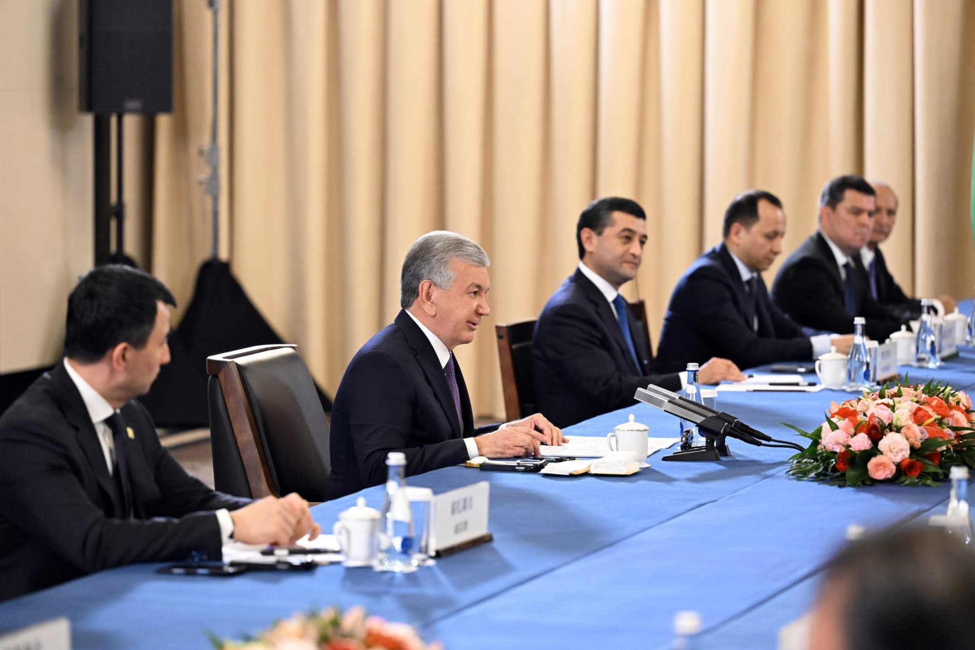 Leaders of Uzbekistan and China discuss further strengthening comprehensive cooperation