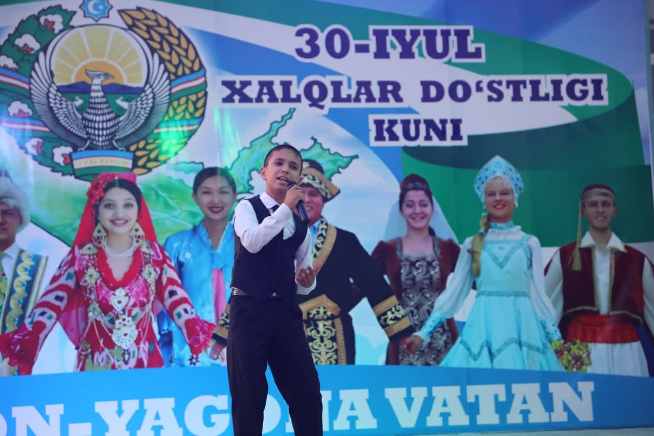 Халқлар дўстлиги куни Тахиатош туманида кенг нишонланди