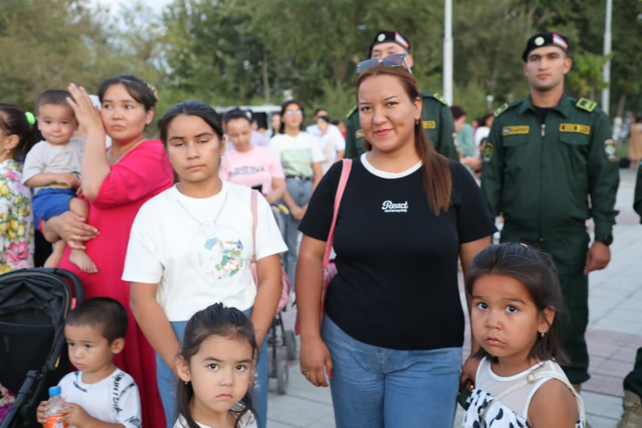 Халқлар дўстлиги куни Тахиатош туманида кенг нишонланди