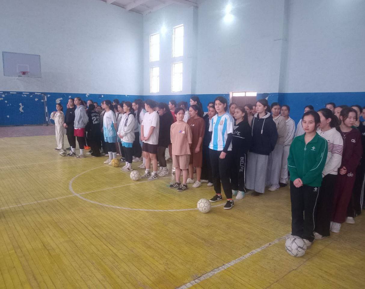 Qizlar o‘rtasida futbol musobaqasi o‘tkazildi.