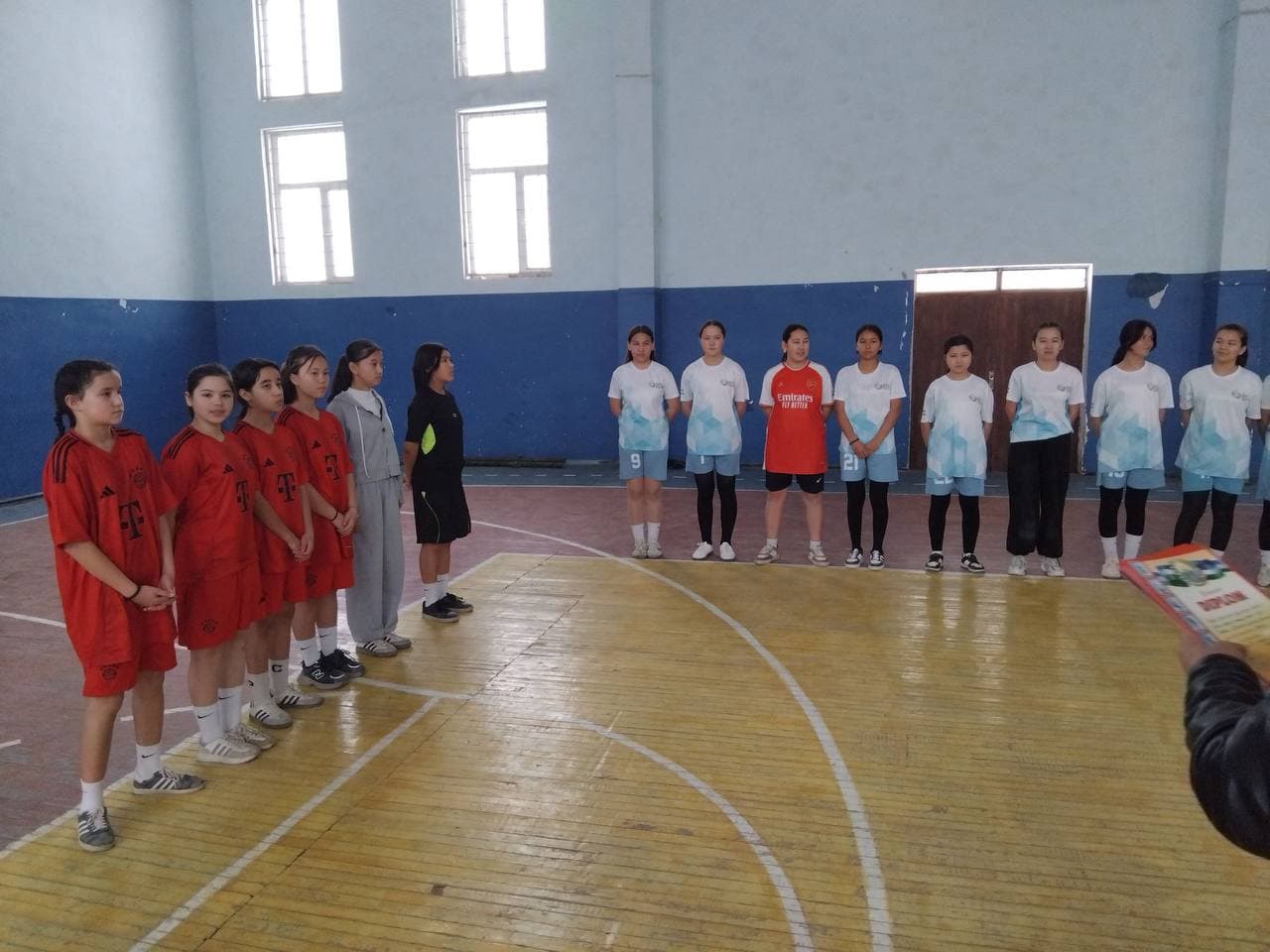 Qizlar o‘rtasida futbol musobaqasi o‘tkazildi.