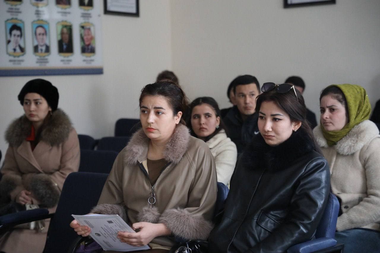 "Naymankól" jasları hám rayon basshıları arasında júzbe-júz sáwbetlesiw bolıp ótti