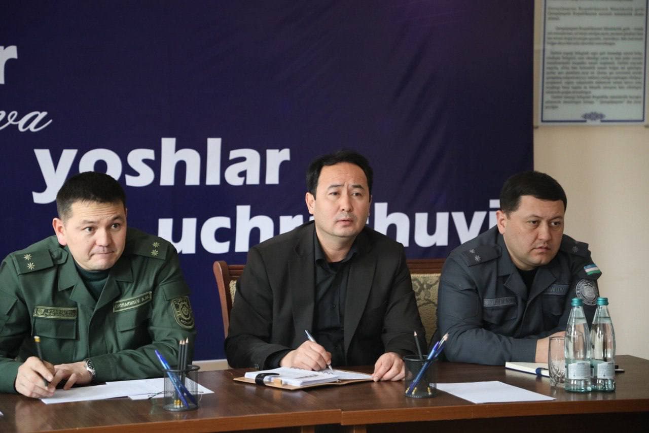 "Naymankól" jasları hám rayon basshıları arasında júzbe-júz sáwbetlesiw bolıp ótti