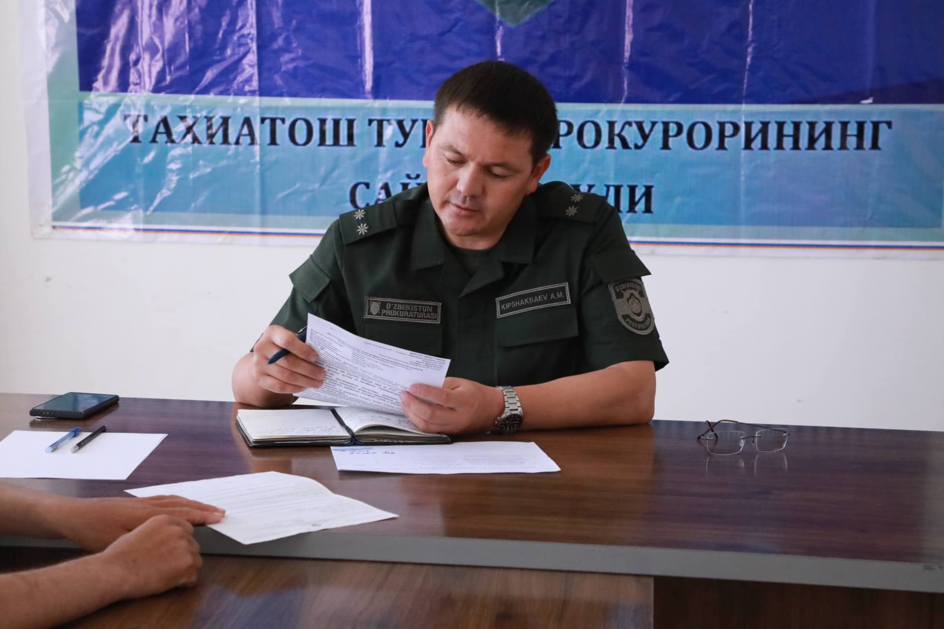 Today, A. Kipshakbaev, the prosecutor of the Takhiatash district, held a public outreach reception in the "Dostlik" neighborhood.