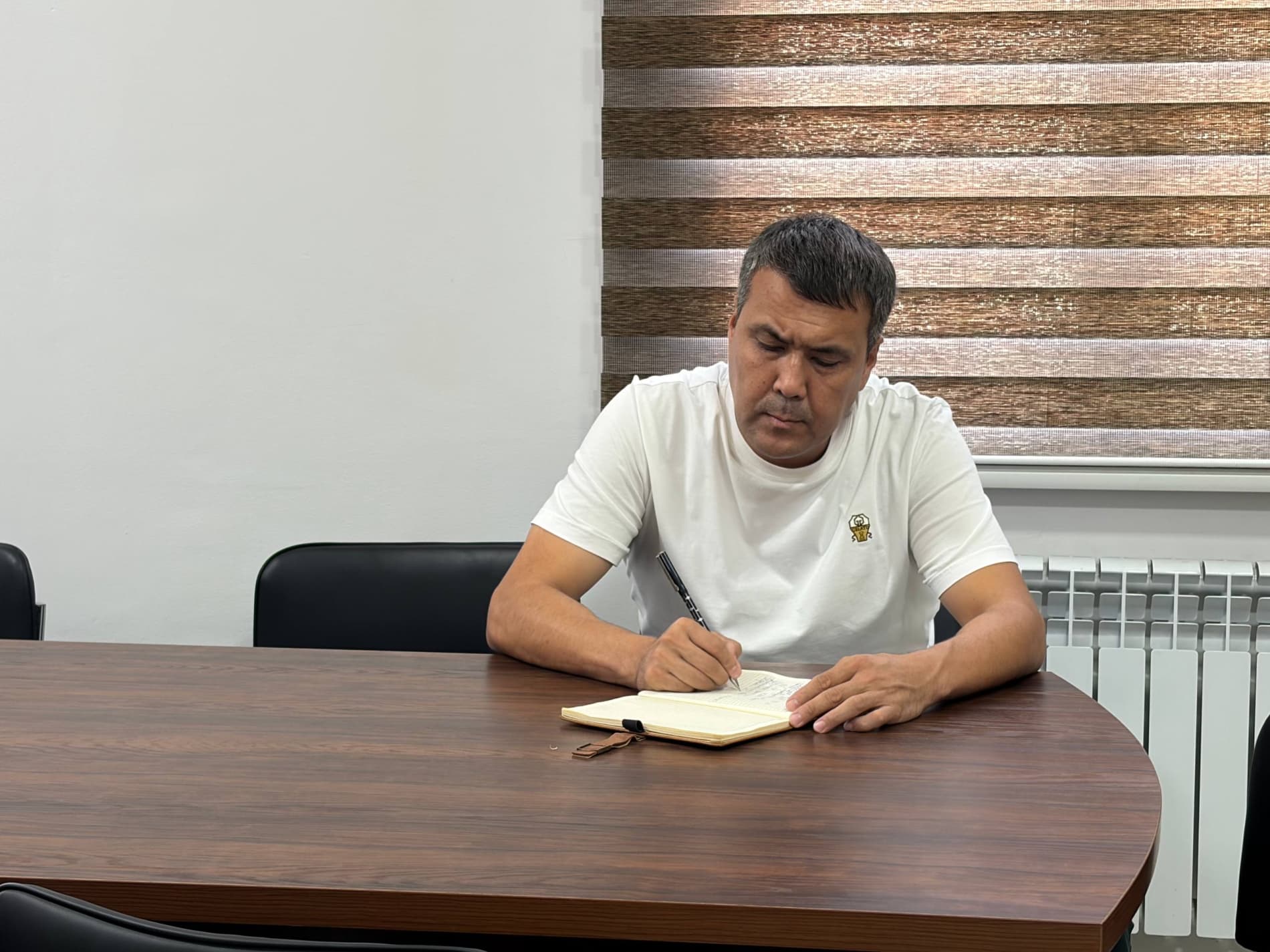 Taxiatosh tumani Xalq qabulxonasida tuman hokimining birinchi o‘rinbosari S.Allambergenov fuqarolar bilan uchrashib, ularning murojaatlari, fikr va takliflarini tinglash maqsadida navbatdagi sayyor qabulini o‘tkazdi.