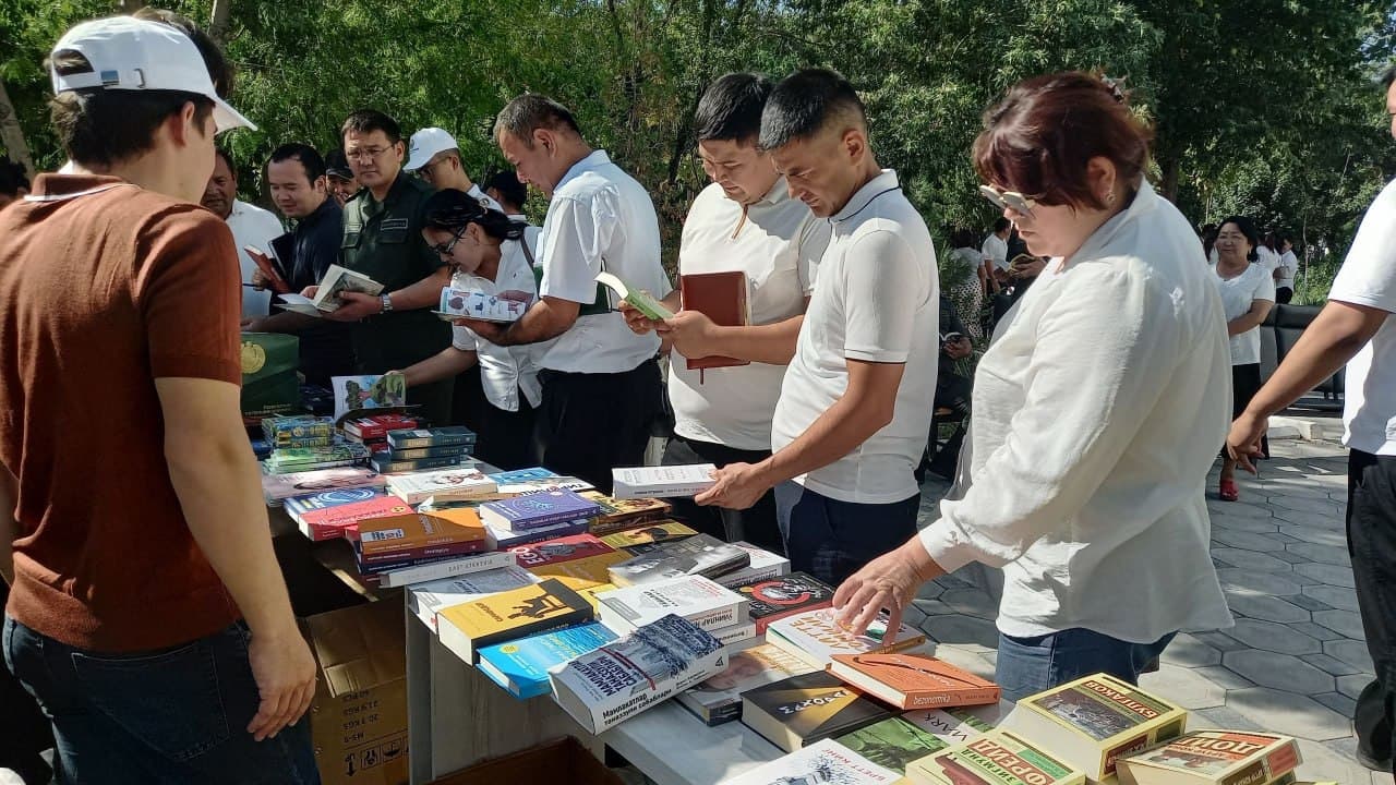 📚“Kitoblar yarmarkasi” tashkillashtirildi.