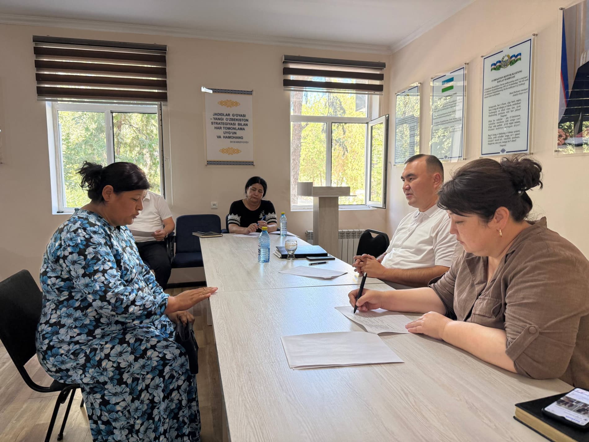 Taxiatosh tumani “Naymanko’l” mahallasi binosida tuman hokimining birinchi o‘rinbosari S.Allambergenov, tuman hokimining o'rinbosari, Oila va xotin-qizlar bo‘limi boshlig‘i G.Bekbergenova fuqarolar bilan uchrashib, ularning murojaatlari, fikr va takliflar