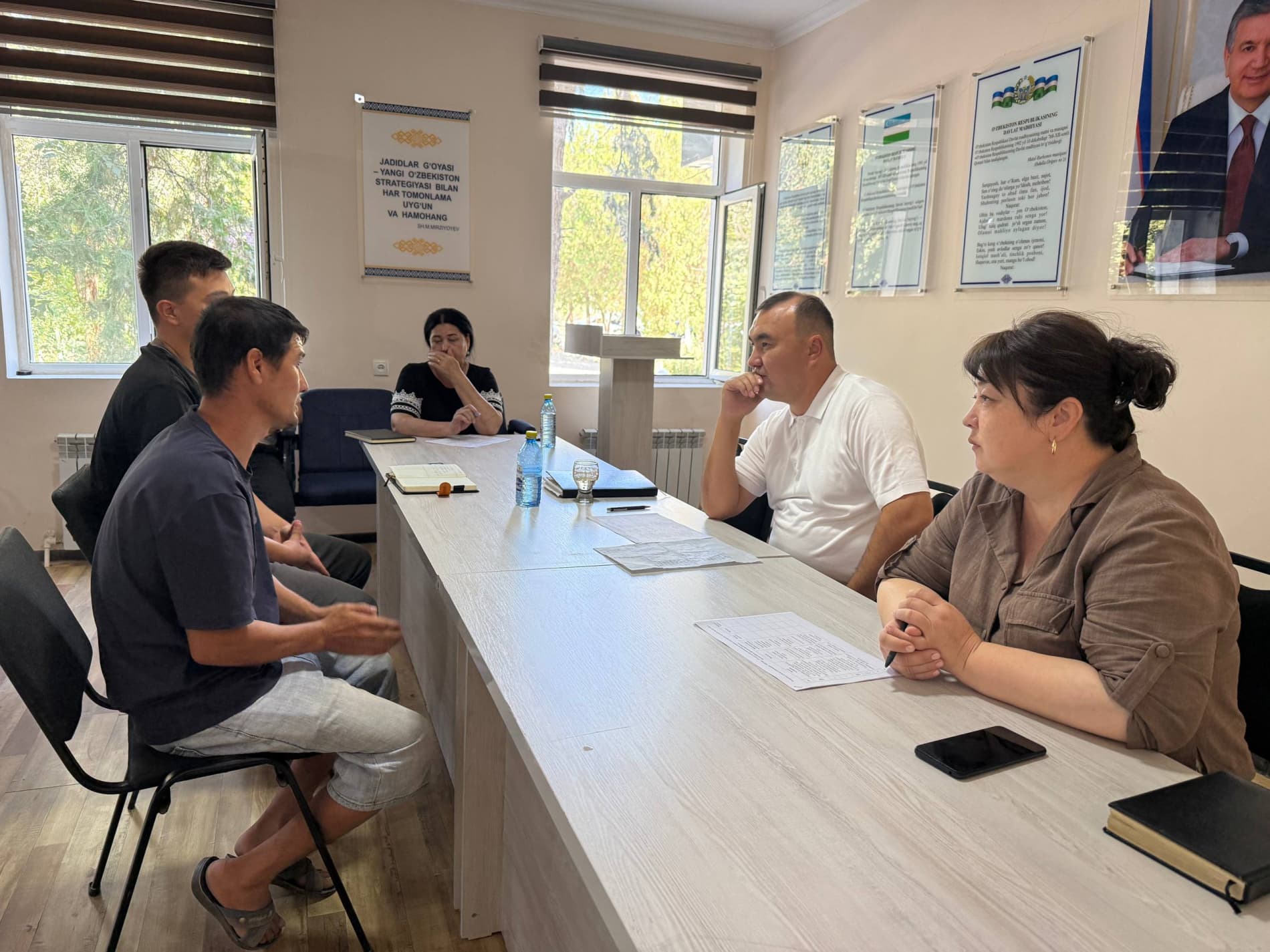 Taxiatosh tumani “Naymanko’l” mahallasi binosida tuman hokimining birinchi o‘rinbosari S.Allambergenov, tuman hokimining o'rinbosari, Oila va xotin-qizlar bo‘limi boshlig‘i G.Bekbergenova fuqarolar bilan uchrashib, ularning murojaatlari, fikr va takliflar