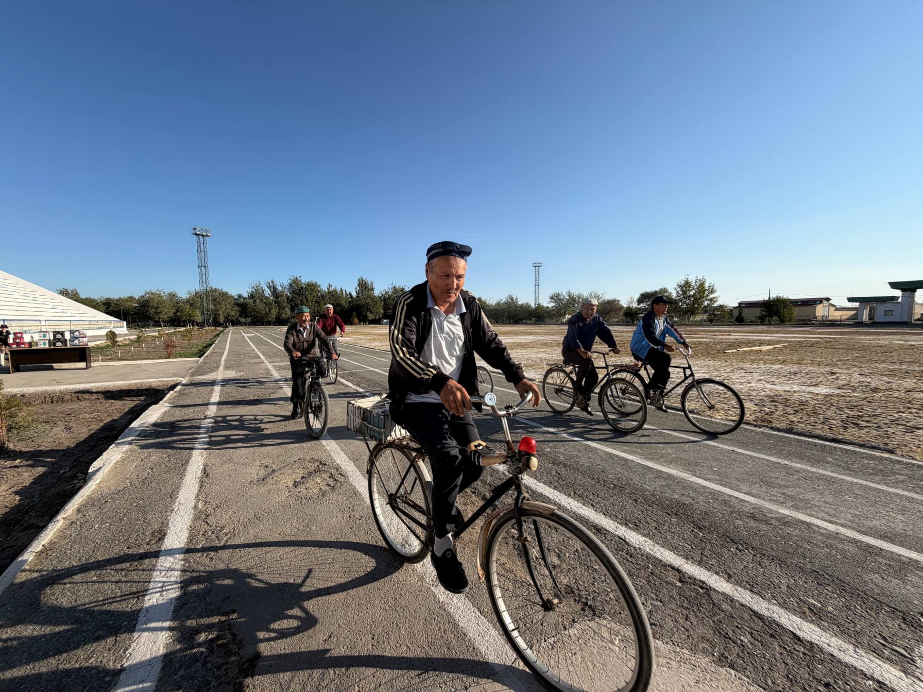 🚴♂️ Taxiatoshda sog‘lom turmush tarzi targ‘ibotiga bag‘ishlangan velomarafon bo‘lib o‘tdi