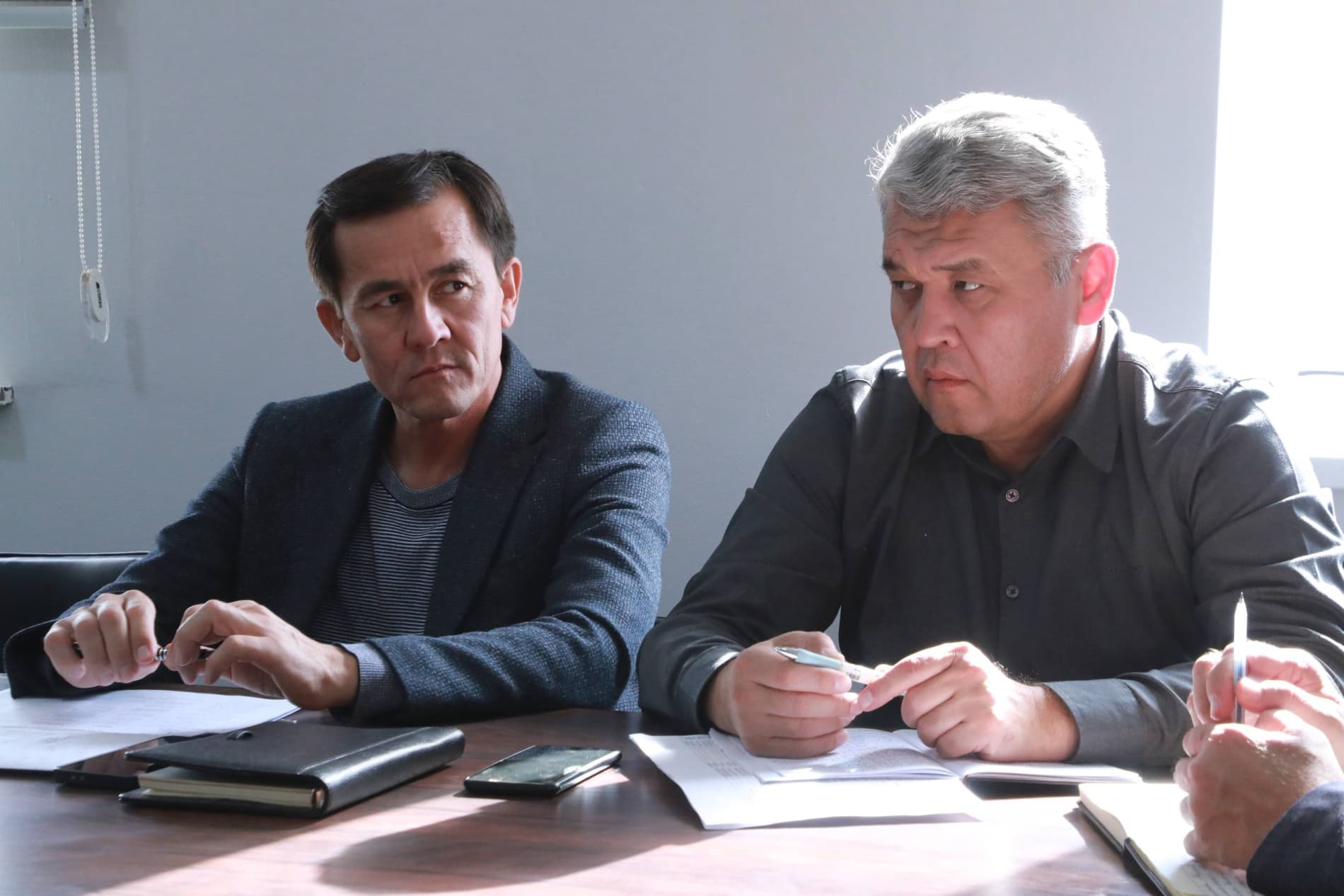 Today, at the People's Reception Office of the Takhiatash district, the Khokim of the Takhiatash district, I. Sdikov, held another mobile reception to meet with citizens and listen to their appeals, opinions, and suggestions.
