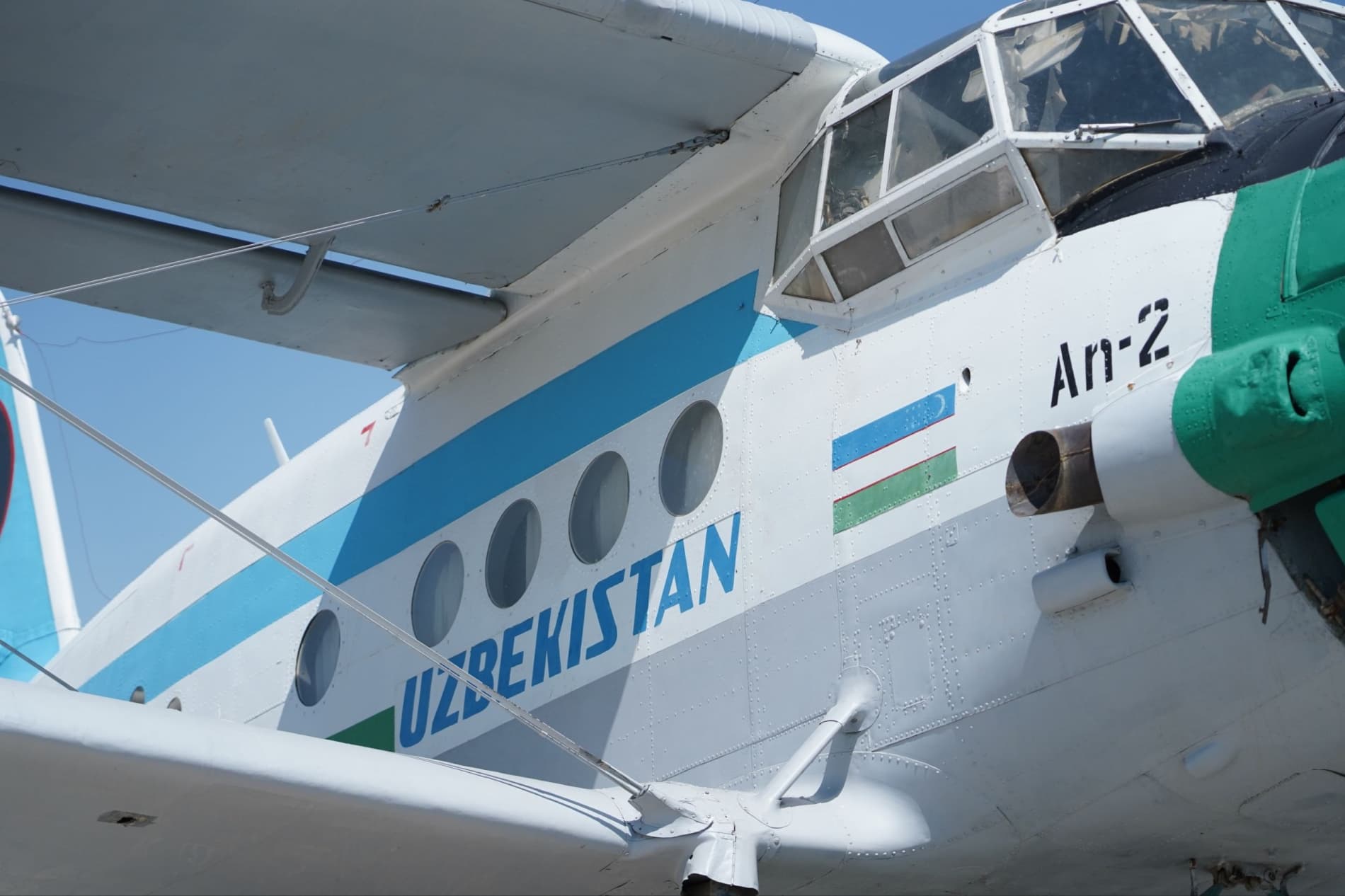 AN-2 - Moynaqlılar yadındaǵı ápsanawiy samolyot