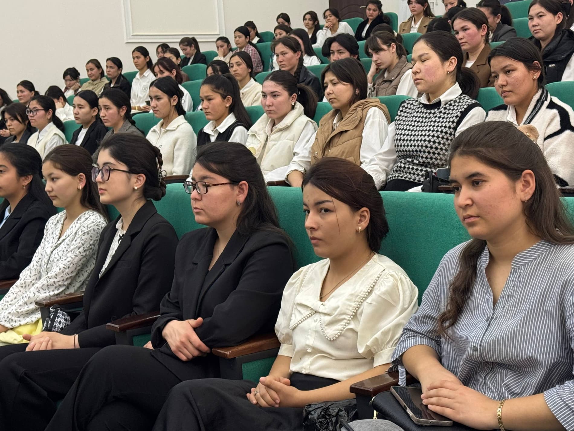 “Rahbar va yoshlar uchrashuvi”