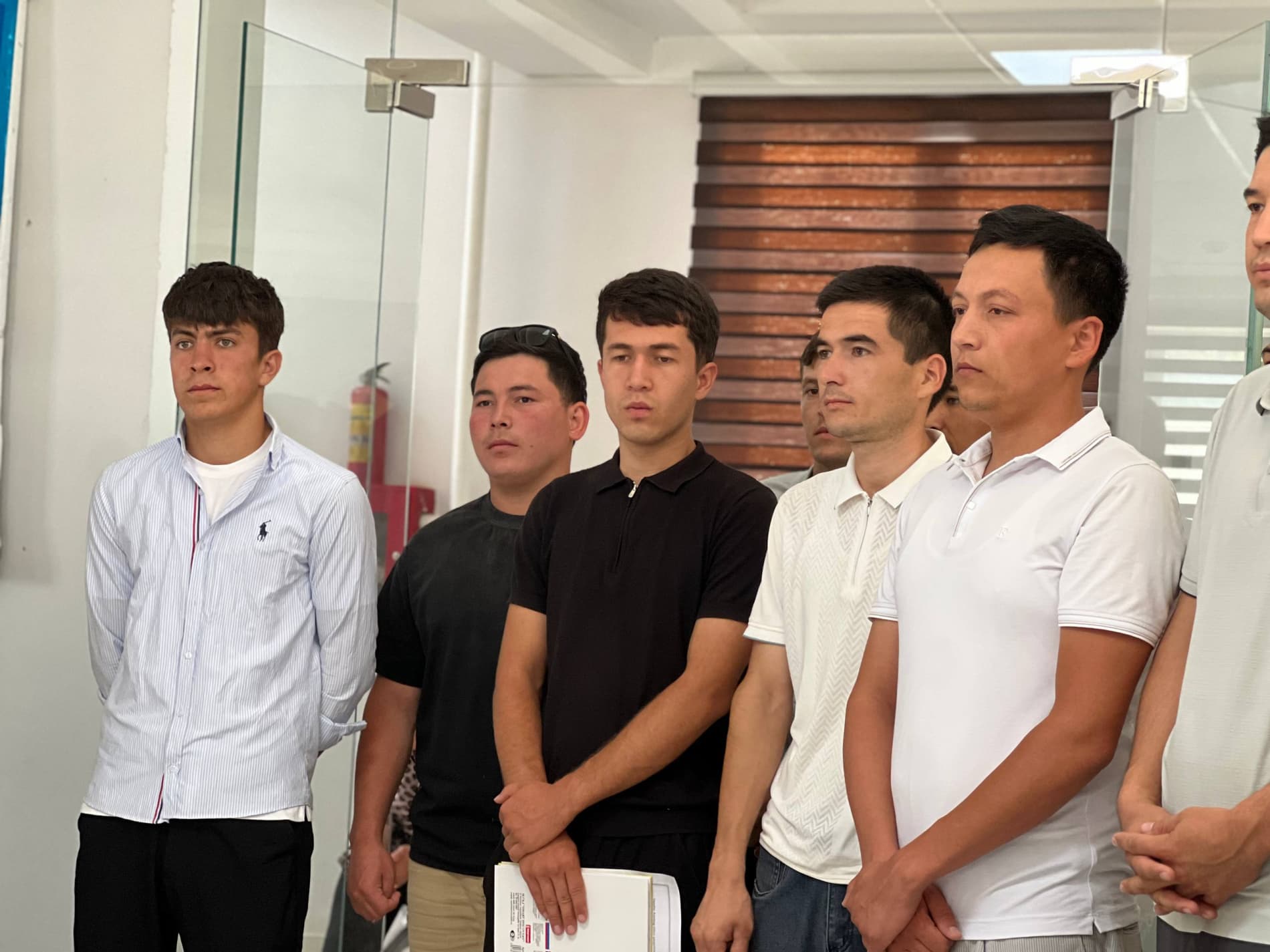 Молодежь овладевает современными знаниями и профессиями.