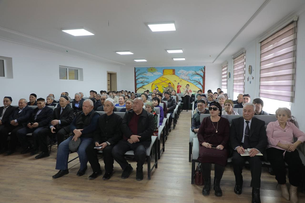 Xo‘jayli tumani 4-sonli maktabda "Keksalar hayoti biz uchun ibrat" mavzusida "Uch avlod" uchrashuvi o‘tkazildi