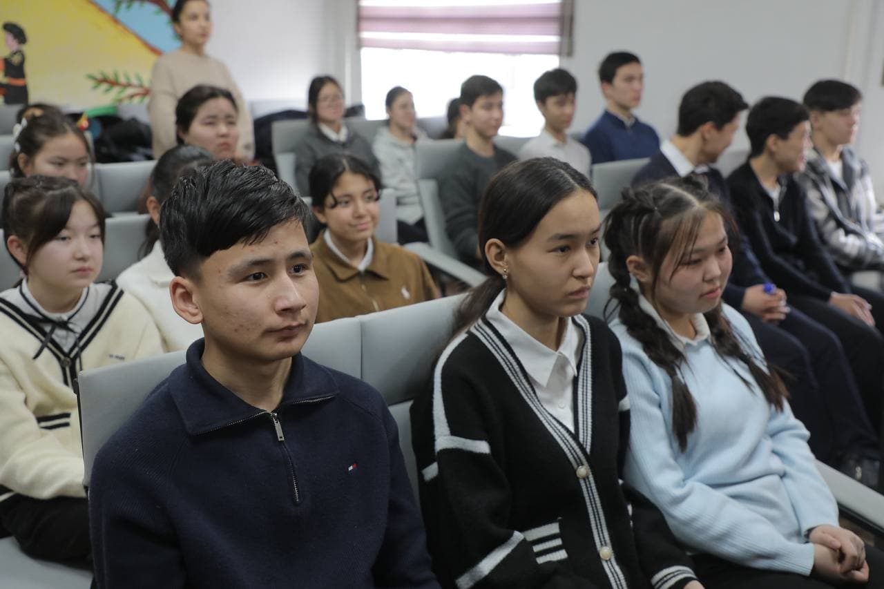 Xo‘jayli tumani 4-sonli maktabda "Keksalar hayoti biz uchun ibrat" mavzusida "Uch avlod" uchrashuvi o‘tkazildi