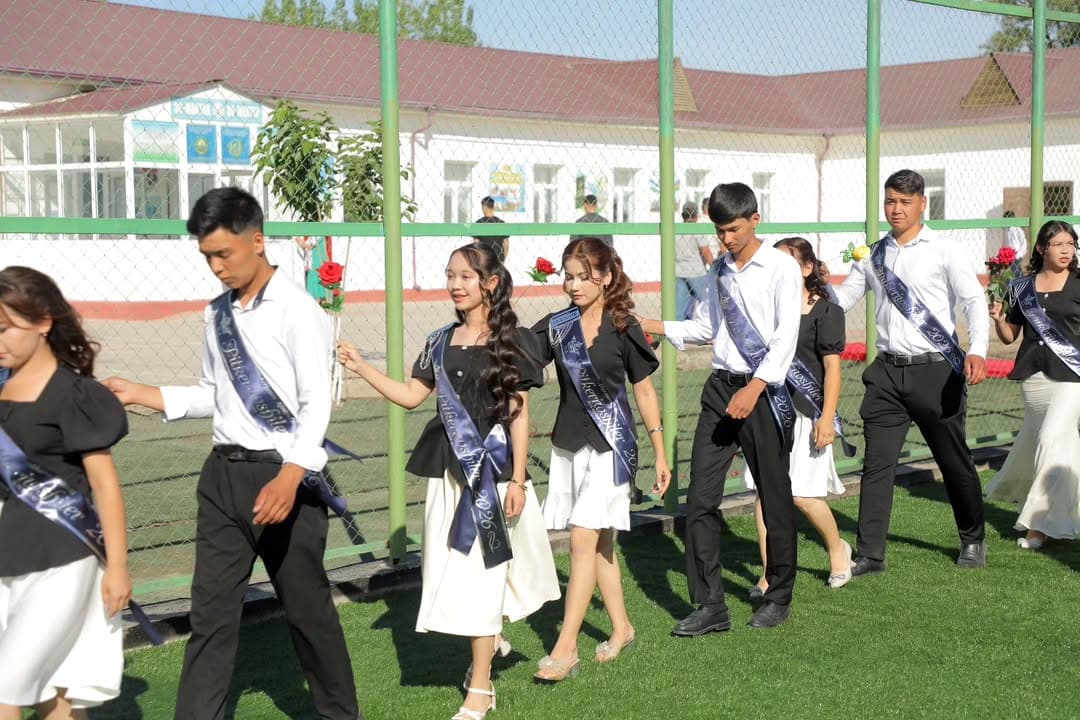 Maktab bitiruvchilari uchun "So‘nggi qo‘ng‘iroq" chalindi