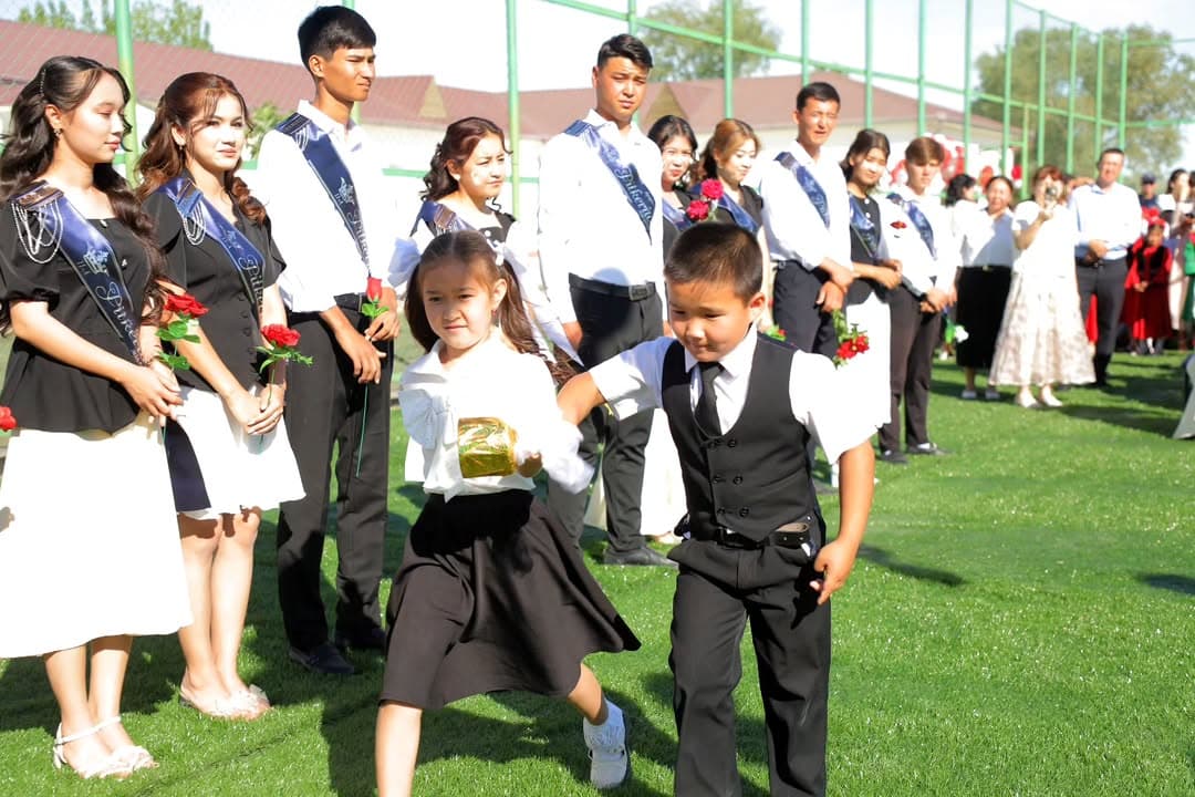 Maktab bitiruvchilari uchun "So‘nggi qo‘ng‘iroq" chalindi