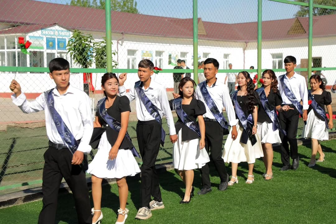 Maktab bitiruvchilari uchun "So‘nggi qo‘ng‘iroq" chalindi