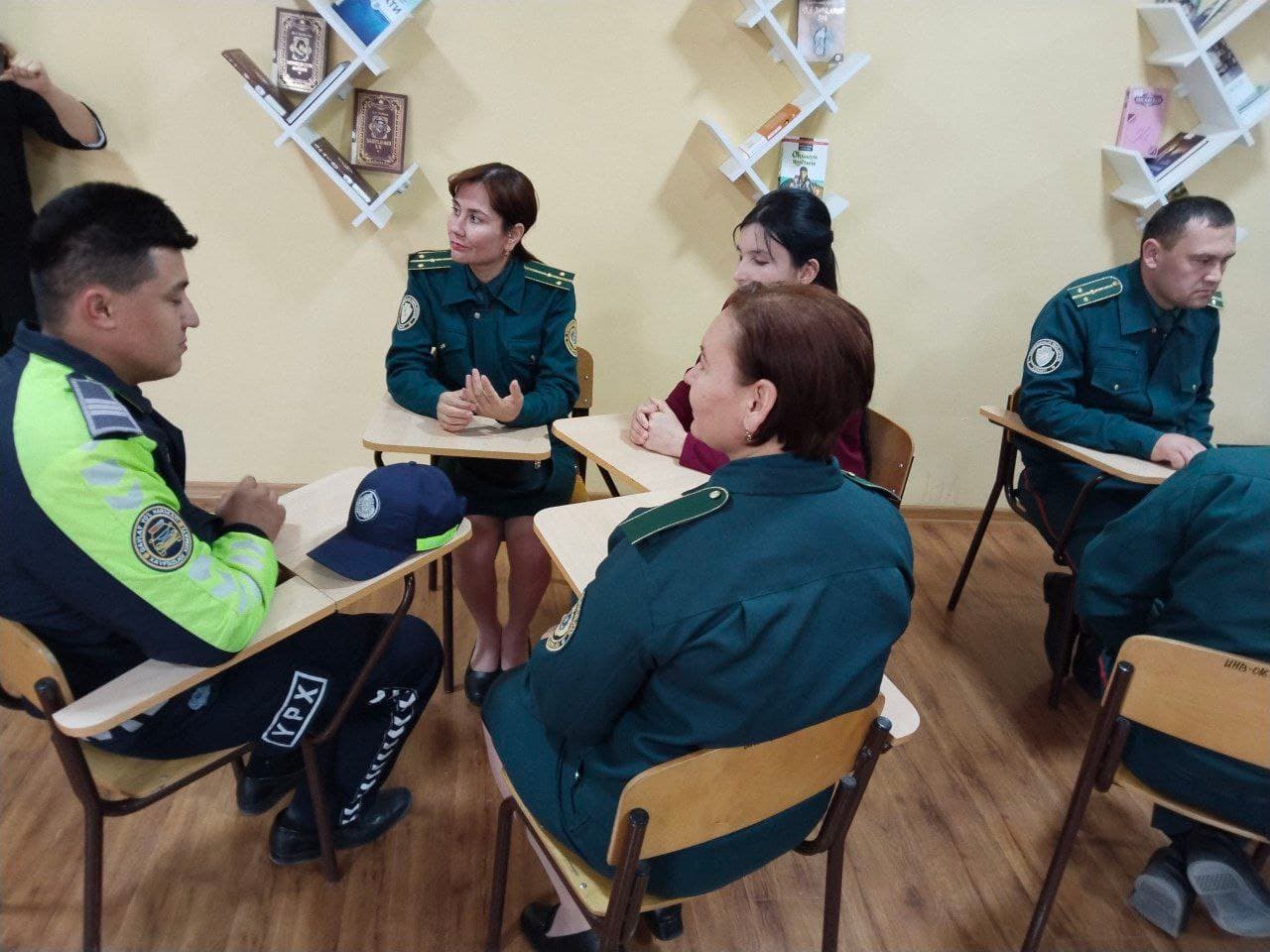 “Халқимизнинг хавфсизлиги, тинчлиги ва осойишталигини сақлаш энг устувор вазифамиз!” ички ишлар органлари ходимлари иштирокида маънавий-маърифий тадбирлар ташкил этилди.