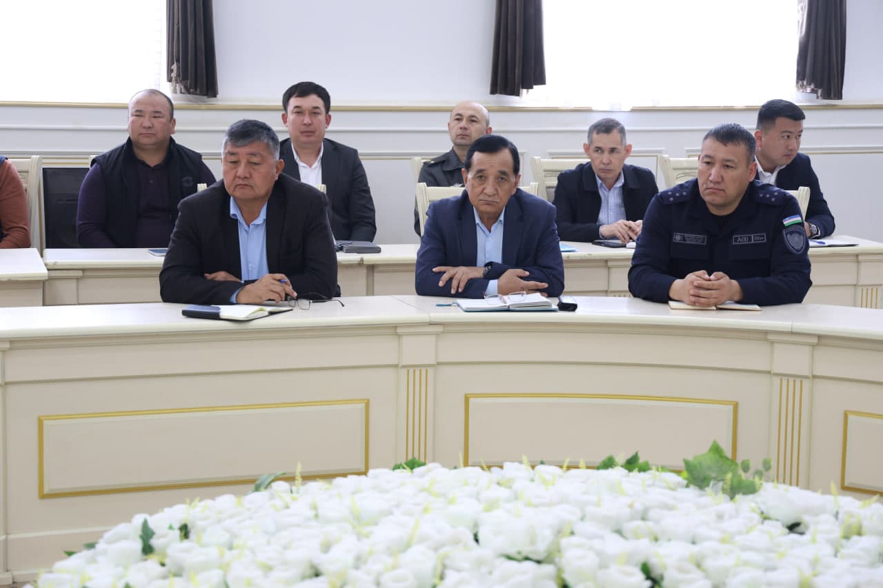 Apparat májilisinde Ashıq sáwbet.